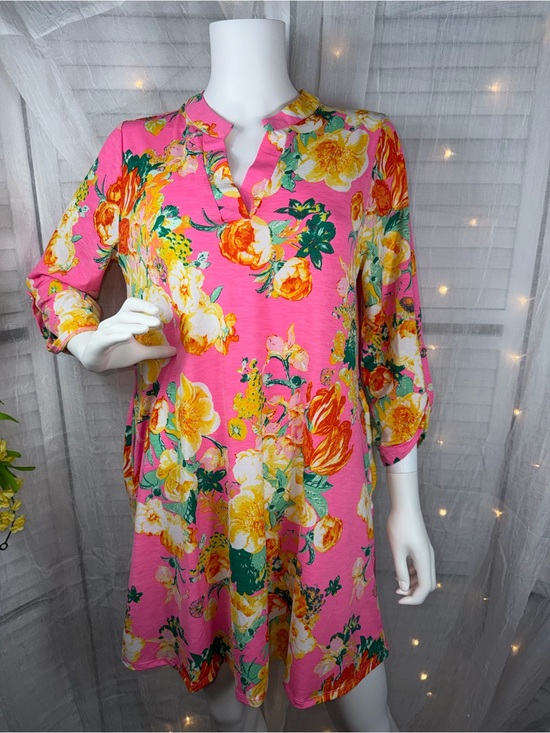 Dear Scarlett Dresses & Skirts - Dear Scarlett Bright Pink Floral Tunic Dress w/pockets